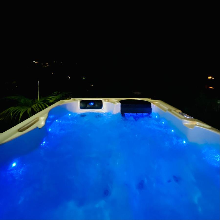 Ti Karet - Charmant Logement Avec Jacuzzi Et Vue Mer Terre-De-Haut Exterior foto